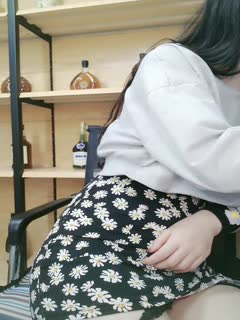 双性恋少女被两根阴茎双重插入